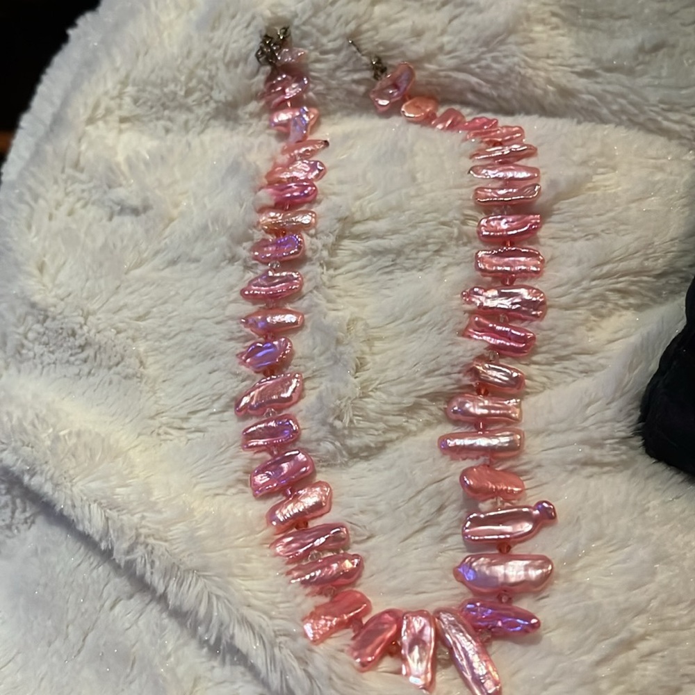 NWOT hot pink branch fresh water pearls.
